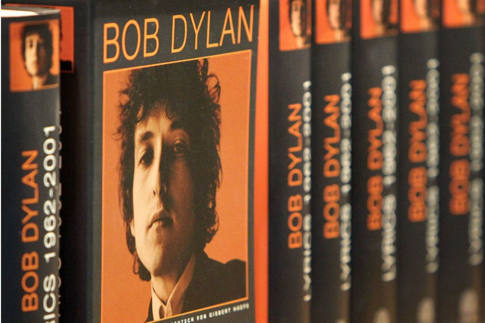 Bob Dylan acepta el Nobel pero no confirma si asistirá a la gala de entrega