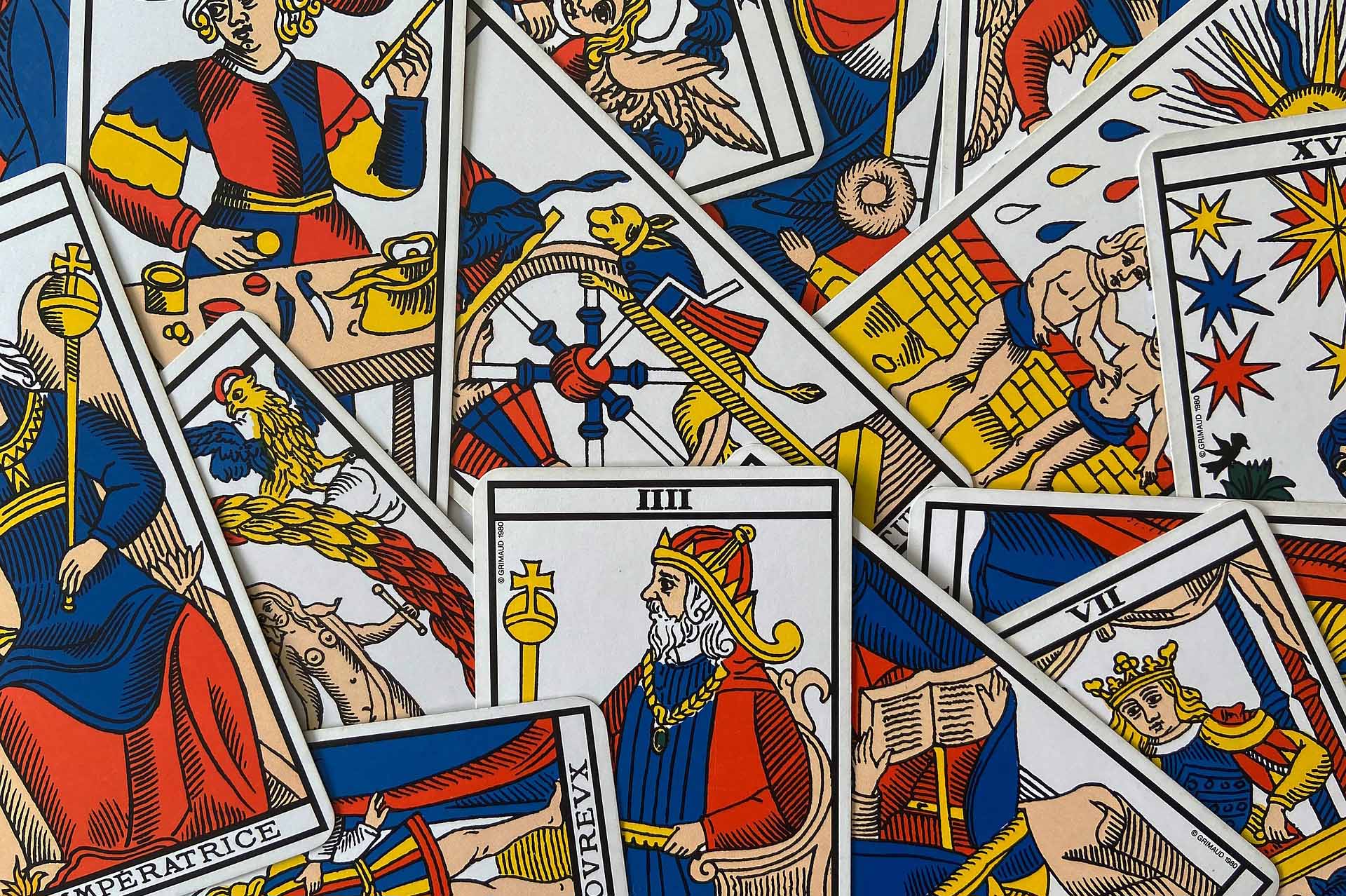 Tarot Congreso, cartas, astrología, astros