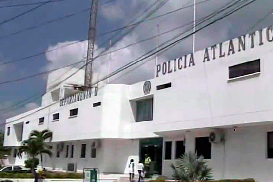 Escándalo en Barranquilla por presunta agresión de policía contra patrullera