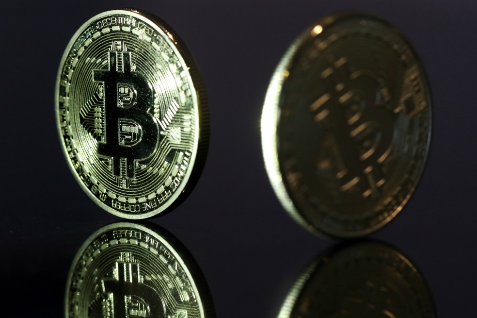 Bitcoin cae 14%, y las demás criptomenedas también bajan