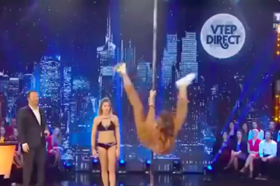 El desastroso pole dance de la ex Miss Francia