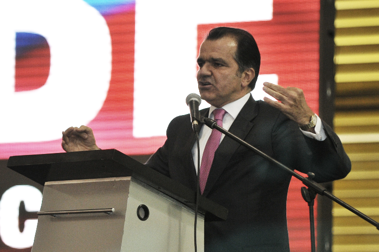 Zuluaga pide ampliar versión libre ante CNE por financiación de campañas