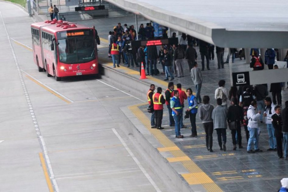Despiden a funcionario que fue agredido por colado en Transmilenio