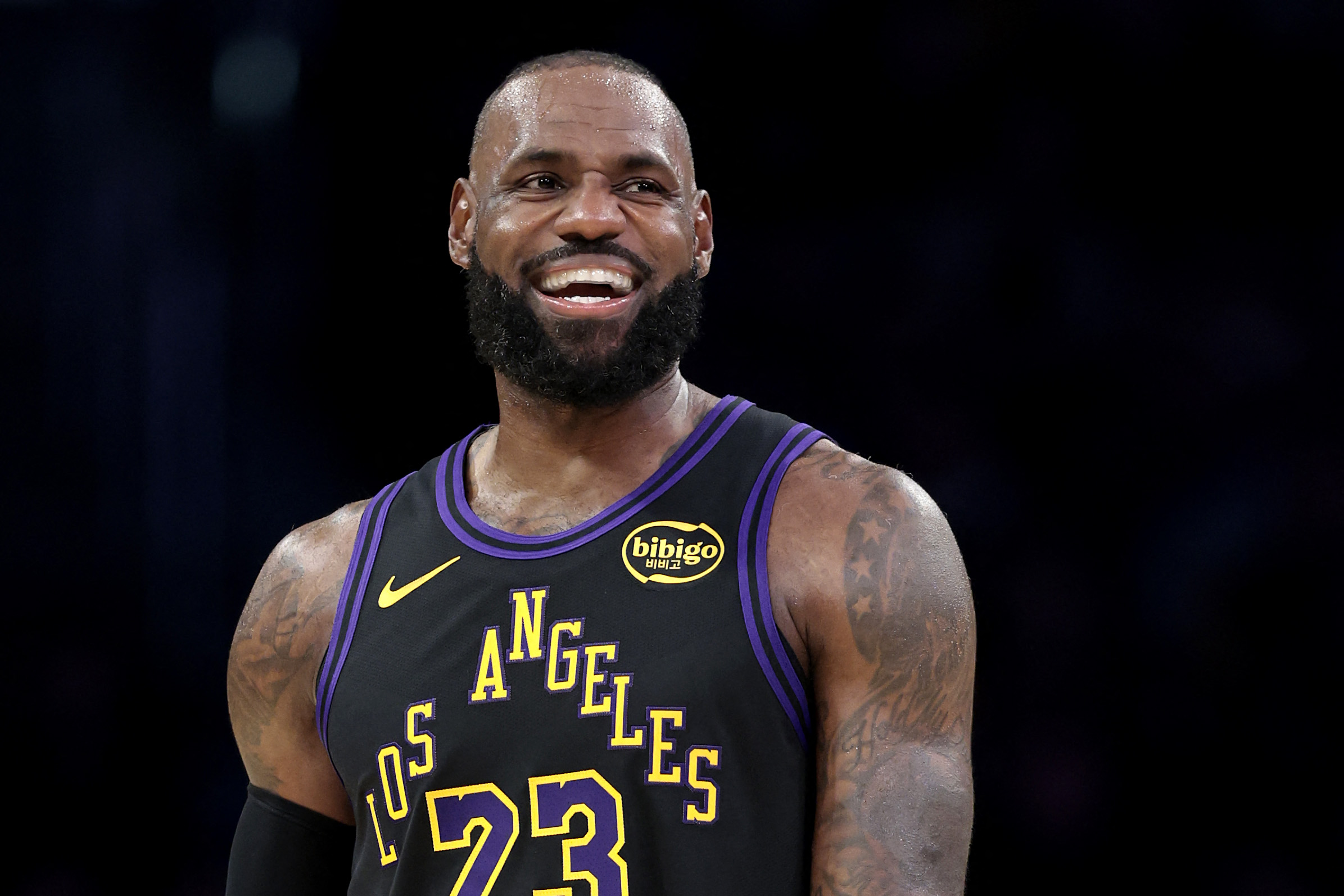 LeBron James rompió absurdo récord en la NBA: primer basquetbolista que juega 23 temporadas