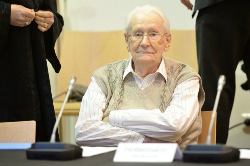 Piden tres años y medio de cárcel para administrador del campo de exterminio nazi de Auschwitz
