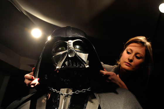 Subastan un traje original de Darth Vader