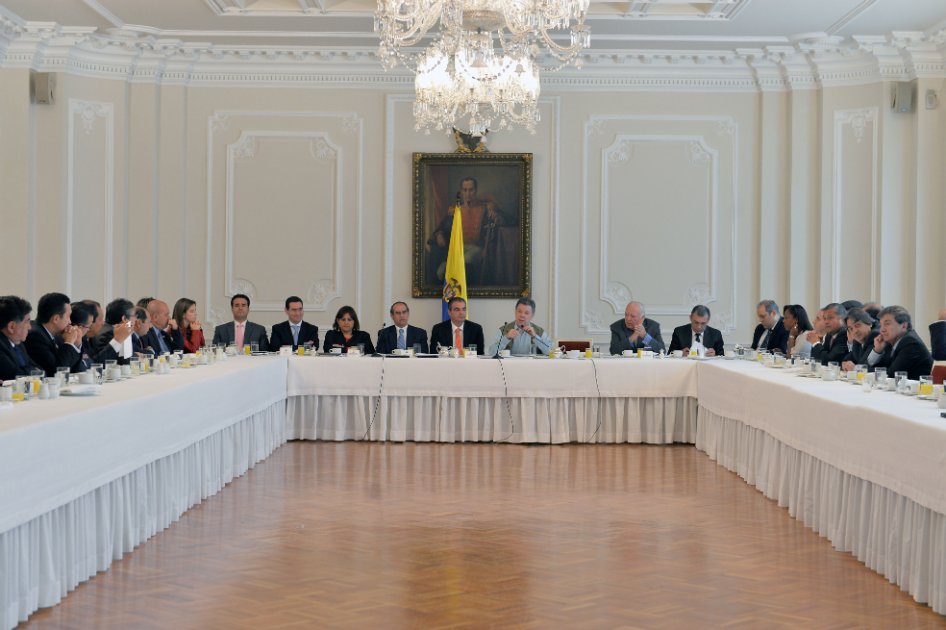 El Jefe de Estado, Juan Manuel Santos, se reunió este martes con los integrantes del Partido de la U. El encuentro se llevó a cabo en el Salón Bolívar de la Casa de Nariño.