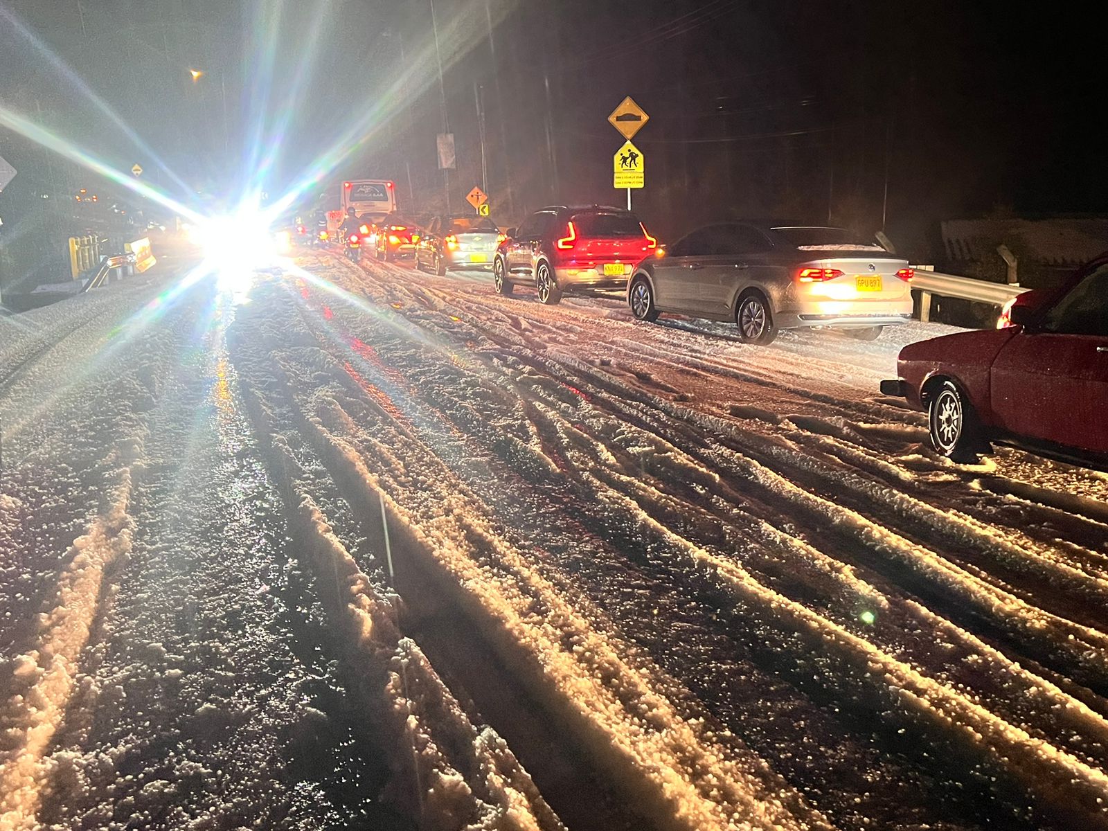 Por granizada en La Calera, cierran tramo de la carretera en ambos sentidos