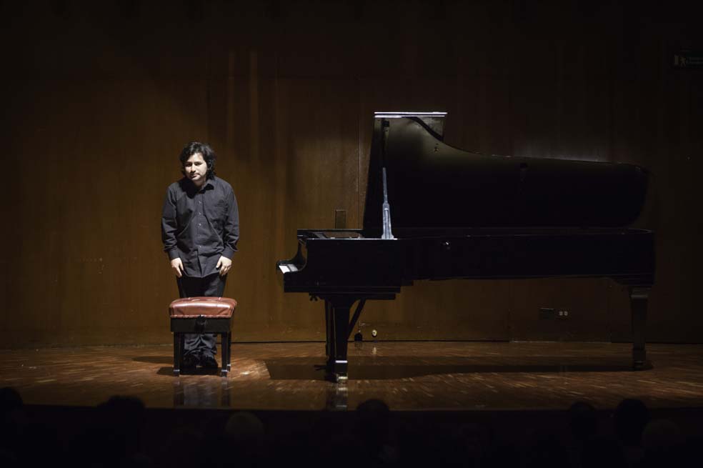Tras el sonido cantable de su instrumento