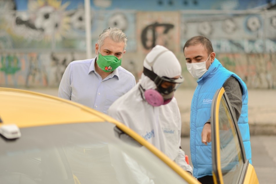 En Bogotá han realizado más de 10.000 desinfecciones gratuitas de taxis