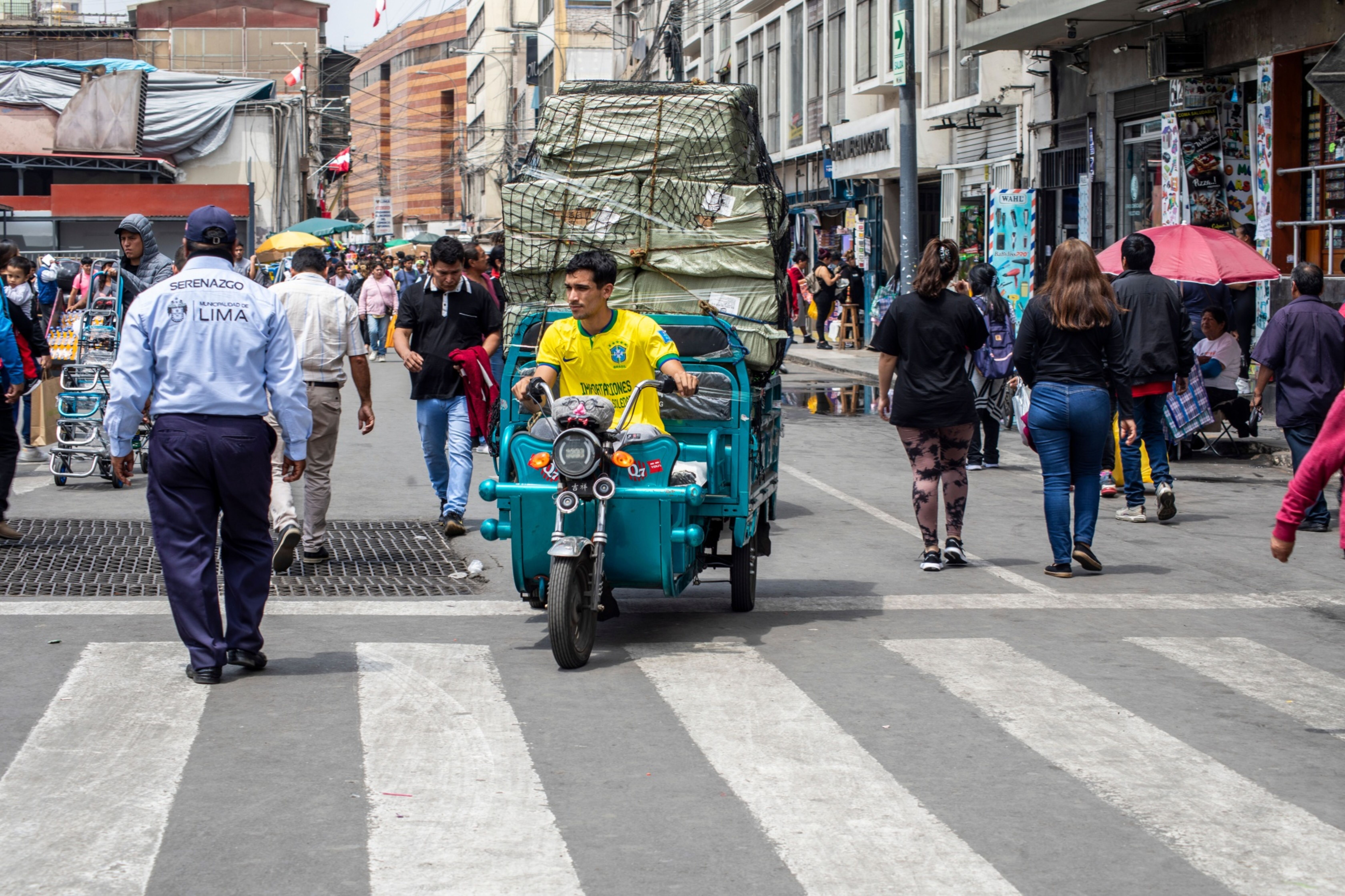 La economía de Perú continúa en recesión