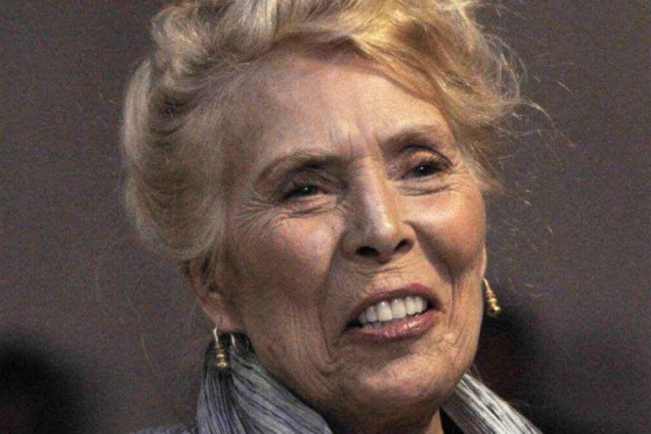 Desmienten que cantante Joni Mitchell esté en coma