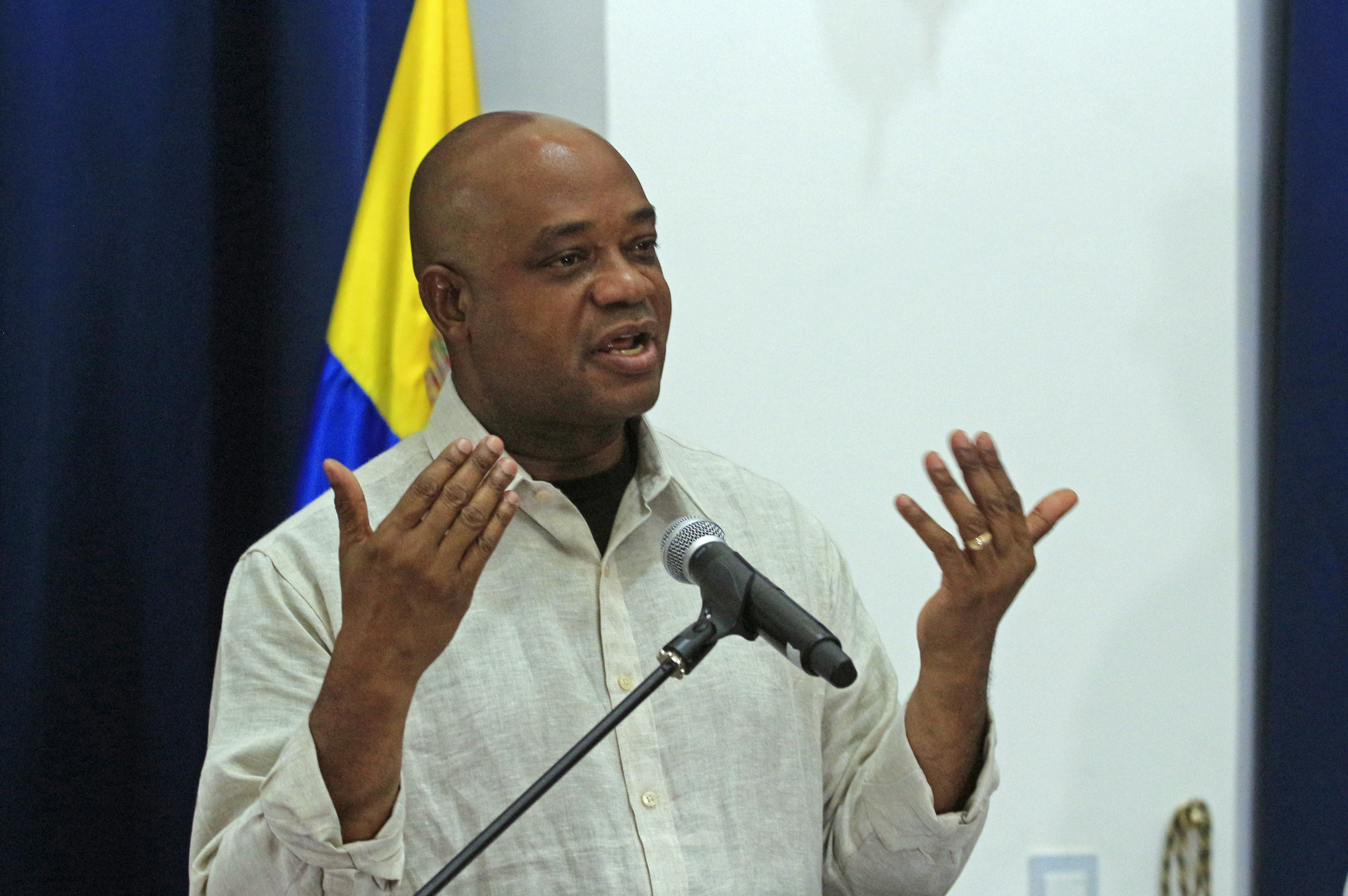 Colombia anuncia preparativos para regularizar más de 600.000 migrantes