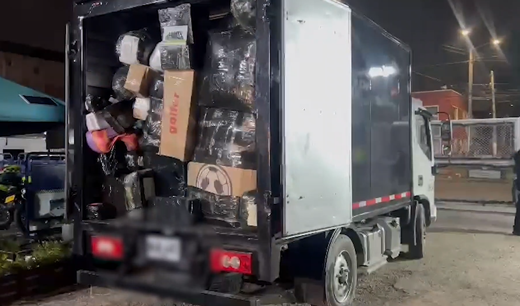Sujetos que robaron furgón y $250 millones en mercancía fueron capturados en Kennedy