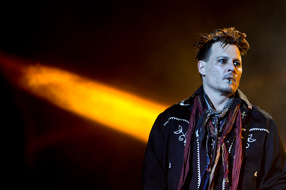 Johnny Depp se aleja de Amber Heard y se va de gira con Hollywood Vampires