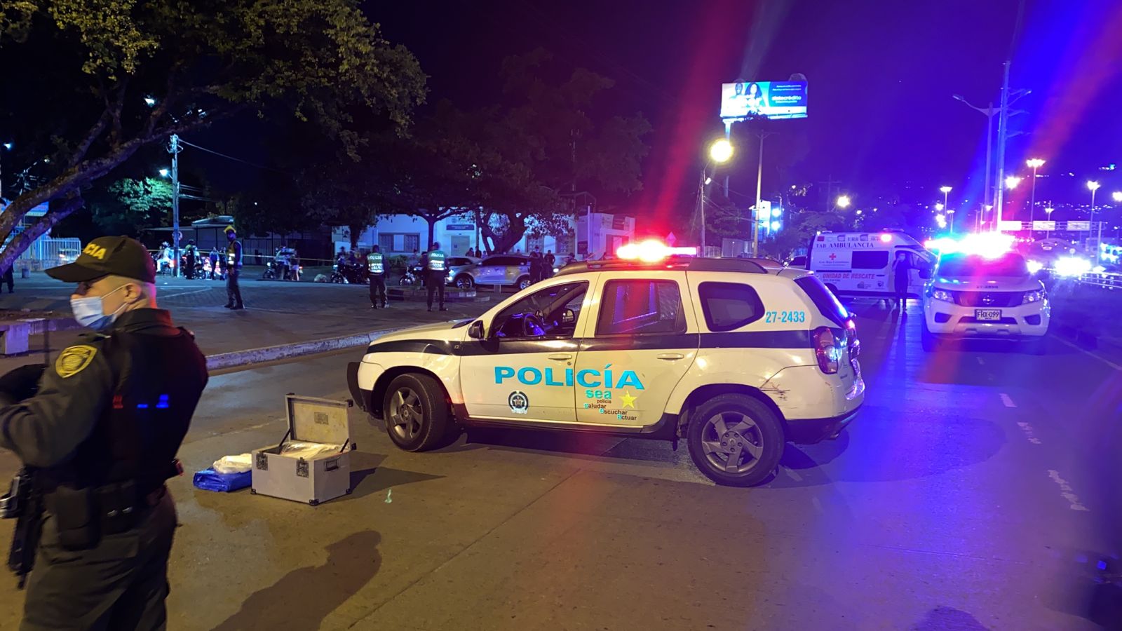 Ataque con explosivo a patrulla de Policía en Cali deja tres heridos