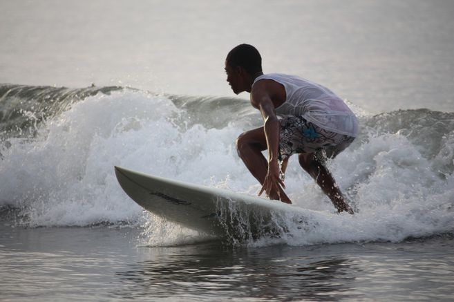 El surf es uno de los deportes más conocidos en las playas de Chocó.