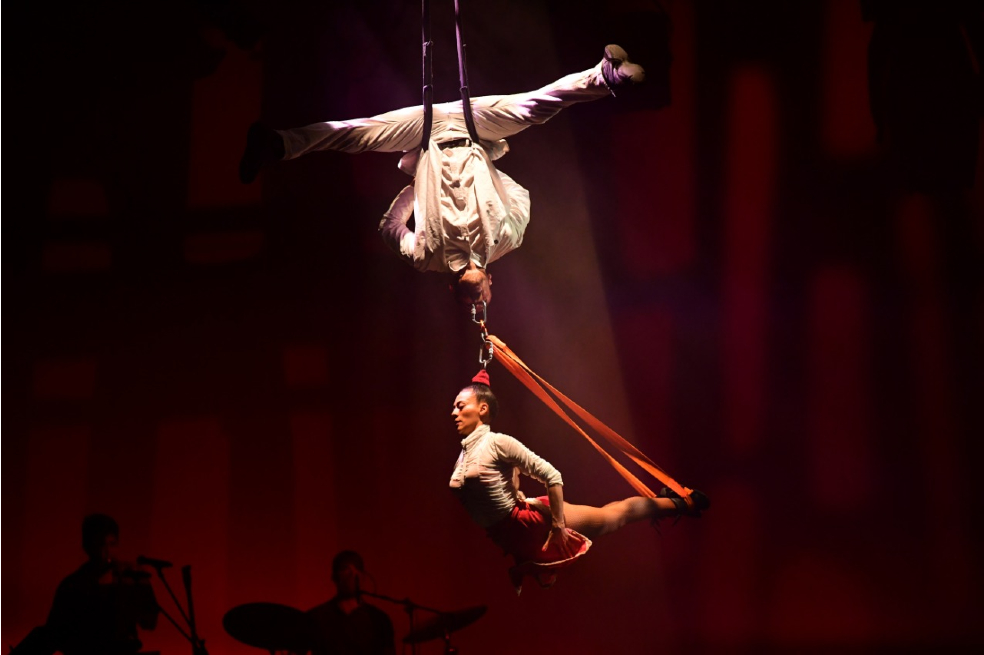 En la inauguración del XVI Festival de Teatro y Circo de Bogotá se rindió homenaje a las agrupaciones que mediante el teatro han impactado en los tejidos sociales de la ciudad, así como a los integrantes de la Escena Plural Circo.