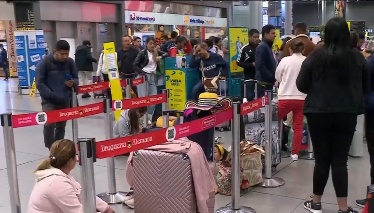 ¿Qué hacer si cancelan su vuelo de Viva Air? Avianca, Latam y Satena dan solución