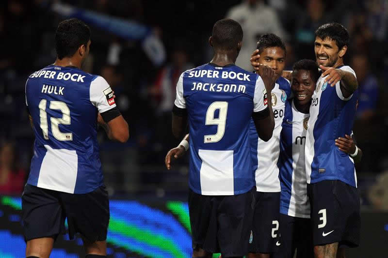 Jackson Martínez marca en la goleada de Oporto al Guimaraes