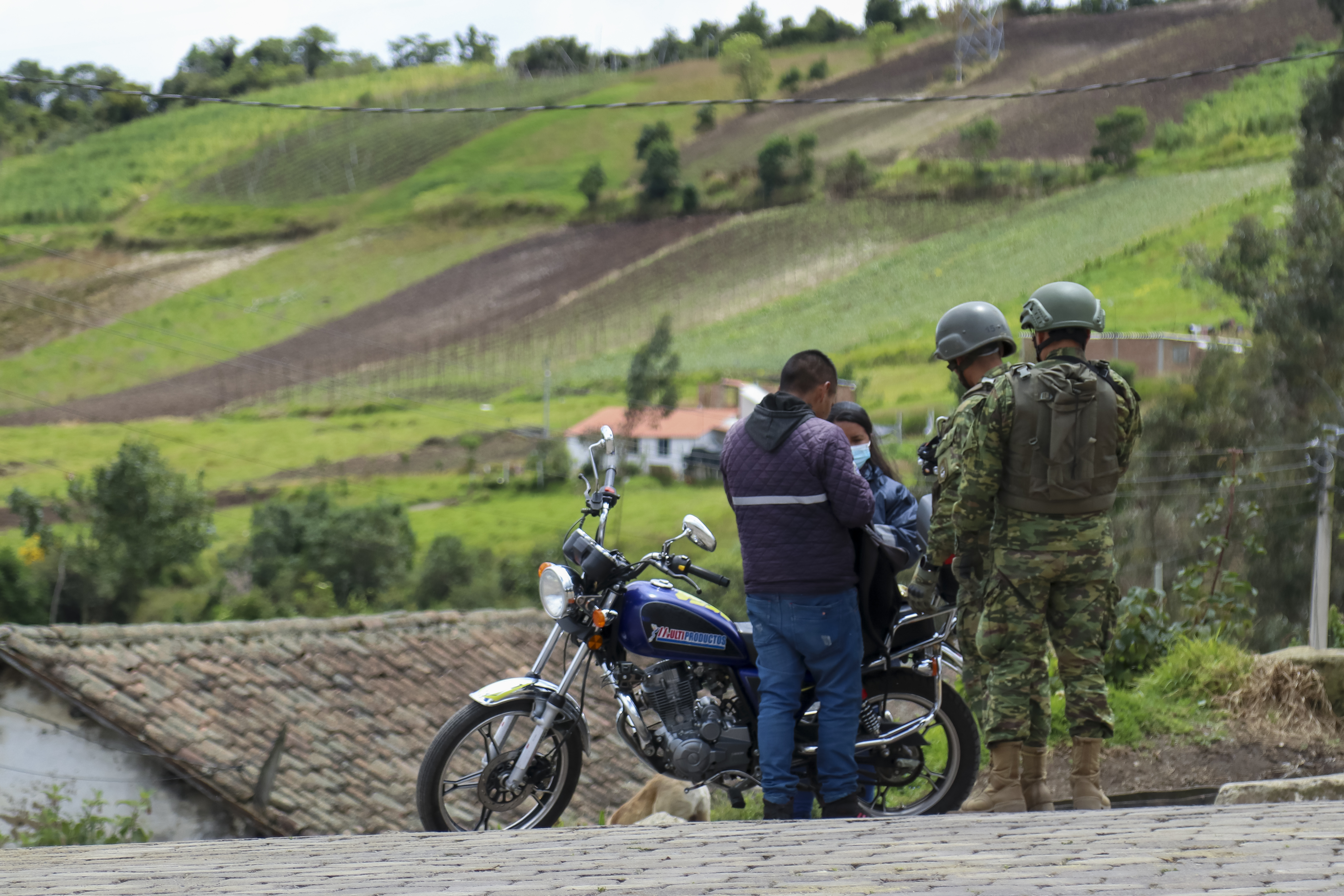Congreso de Ecuador aprueba que militares apoyen la lucha contra el narcotráfico