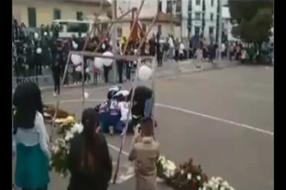 En Tunja llevaron un féretro a una cancha de microfútbol