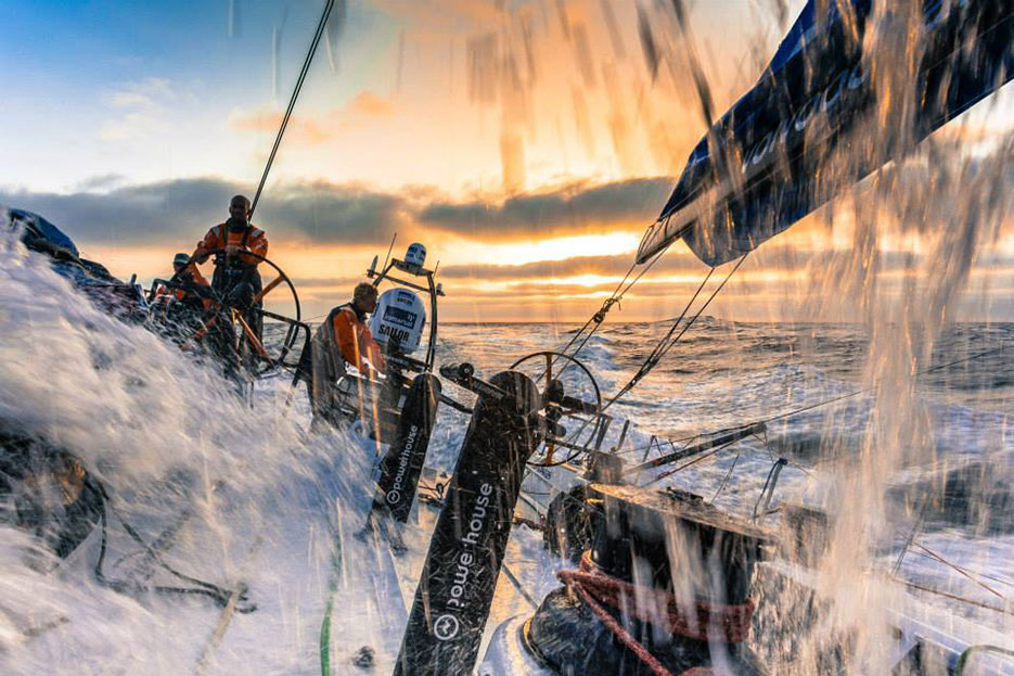 Así fue el impresionante rescate de los náufragos en la Volvo Ocean Race