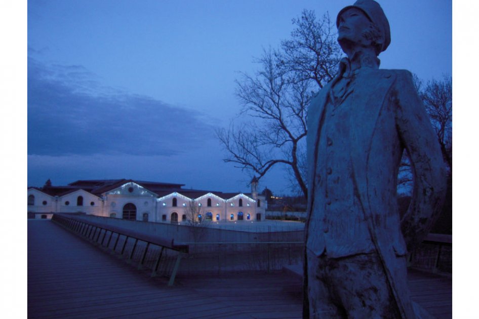 Estatua de Corto Maltés en la población de Angulema, Francia, inaugurada en 2009.  / Flickr: Patrick Janicek
