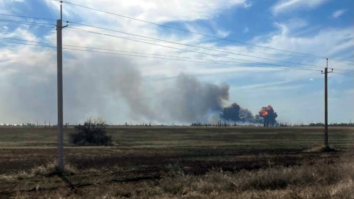Explota un depósito de municiones en la península de Crimea, Rusia acusa sabotaje
