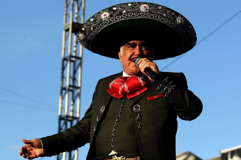 Vicente Fernández nació el 17 de febrero de 1940 en Guadalajara, México.
