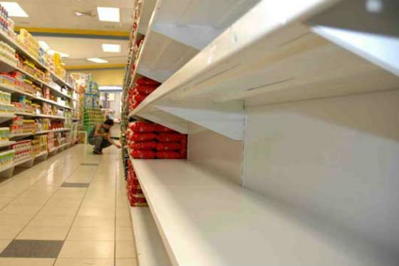 Gobierno venezolano dice que déficit de papel higiénico está «subsanándose»