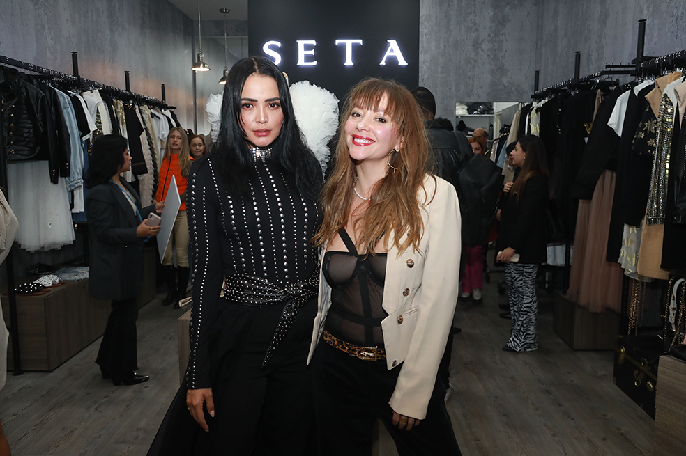 Seta Grand Opening
La tienda de moda SETA hizo su Grand Opening en el centro comercial el retiro este 6 de julio en el local 233 en el tercer piso, una boutique dedicada a la moda contemporánea con toques urbanos fabricados en finos materiales