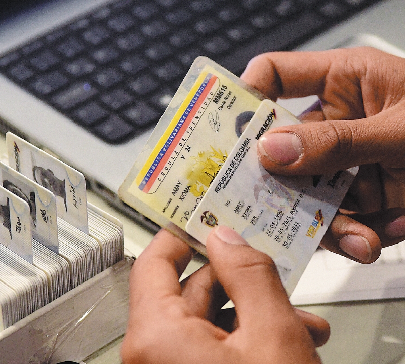 ¿Qué beneficios tengo con la cédula de extranjería en Colombia en 2025?