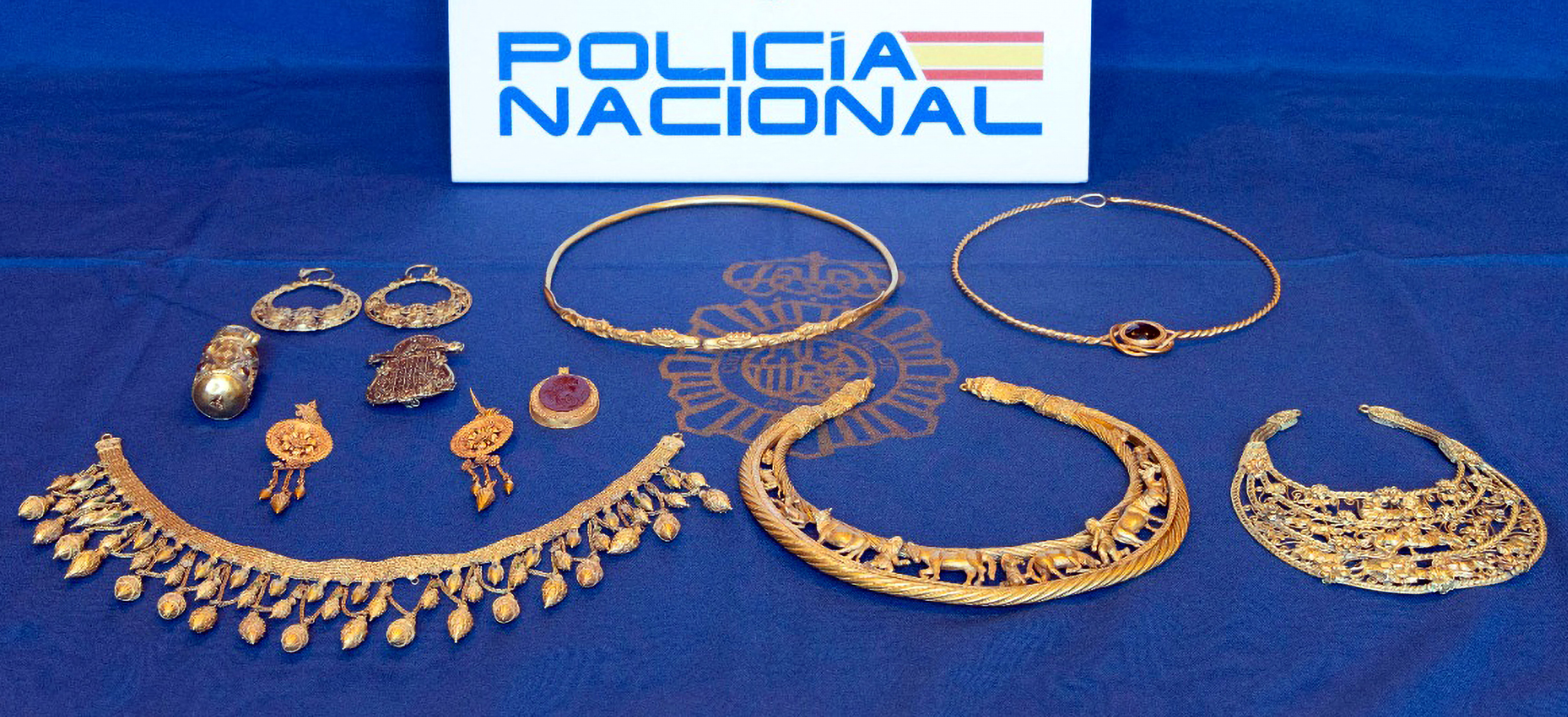 La Policía española recupera piezas de oro históricas de Ucrania valoradas en 60 millones