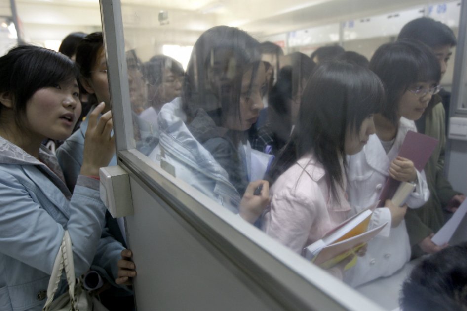 El mundo debe revertir la crisis del desempleo juvenil, dice informe