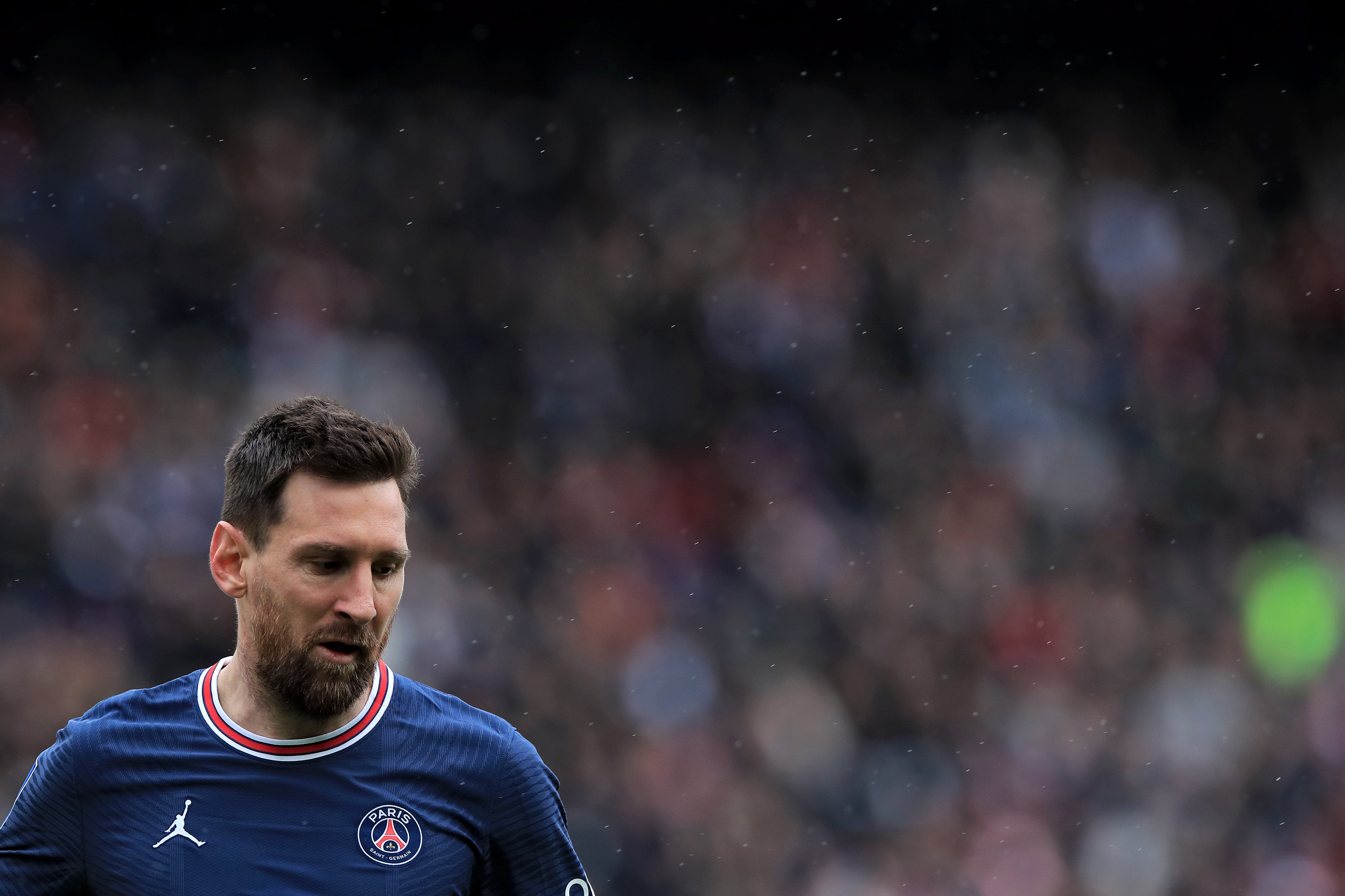 Paris (France), 13/03/2022.- Paris Saint Germain's Lionel Messi reacts during the French Ligue 1 soccer match between PSG and Girondins of Bordeaux at the Parc des Princes in Paris, France, 13 March 2022. (Francia, Burdeos) EFE/EPA/CHRISTOPHE PETIT TESSON
