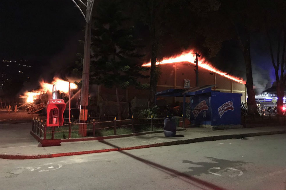 Al menos 400 locales afectados por incendio en Central Mayorista de Itagüí
