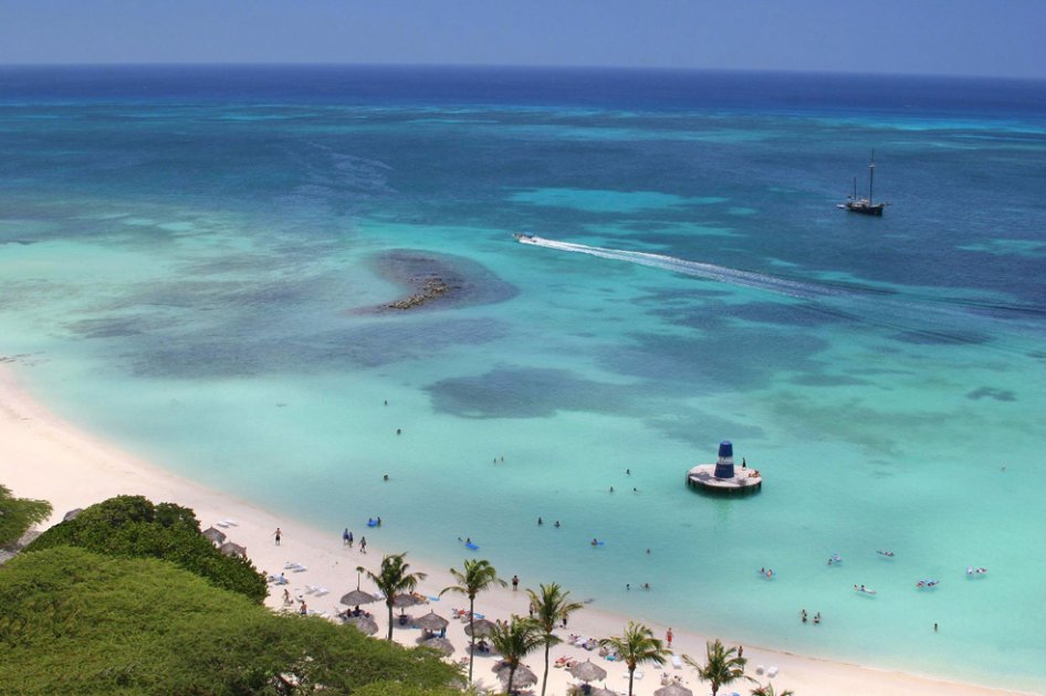 Las playas del suroccidente de Aruba son ideales para practicar deportes acuáticos. / 123rf