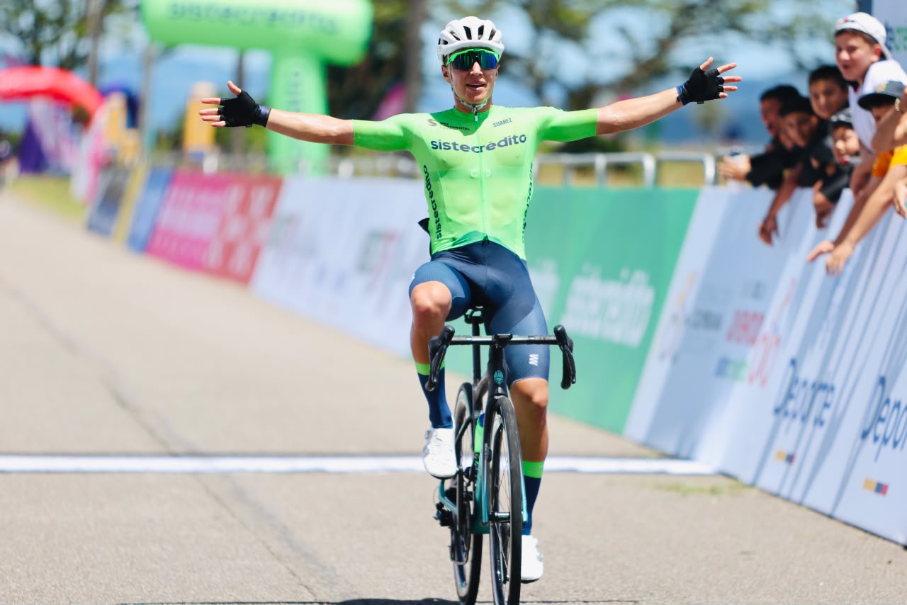 Jaider Muñoz logró la tercera victoria del Team Sistecrédito en la Vuelta de la Juventud