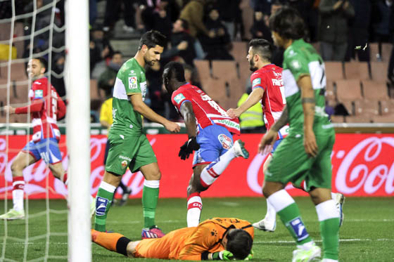 John Córdoba le da la victoria a Granada