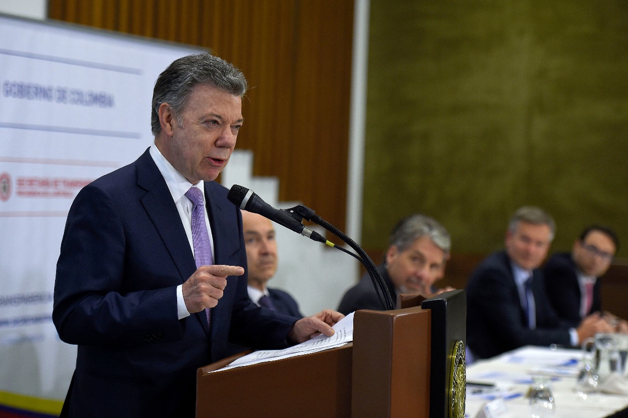 Santos afirma que el ejemplo más “patético” de corrupción está en Venezuela