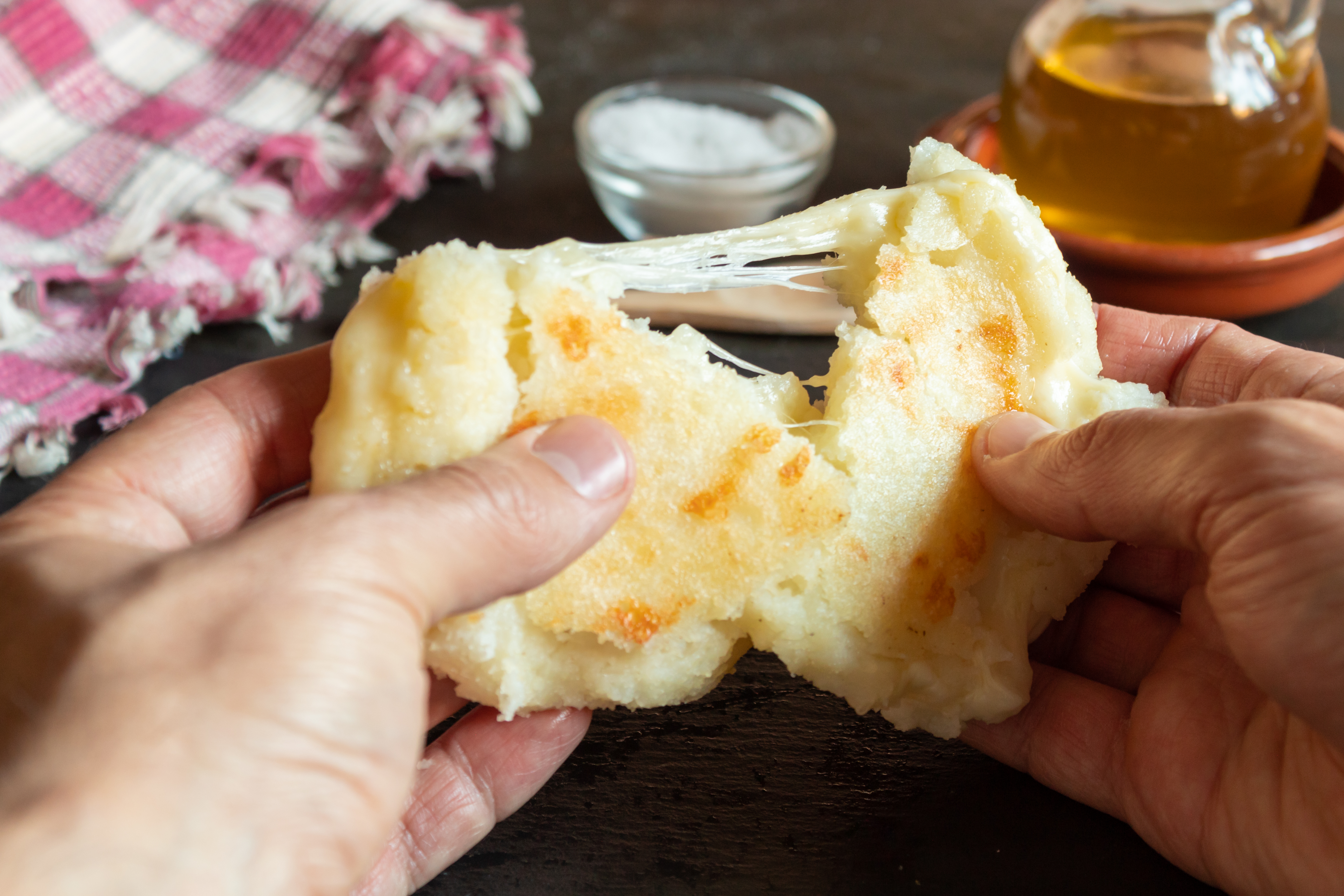 ¿Cuál es el mejor queso para hacer arepas? Los tipos que mejor derriten y estiran