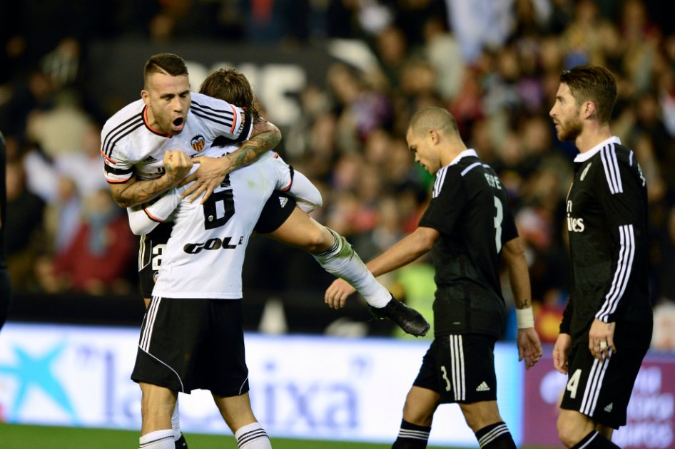 Cayó el invicto del Real Madrid, Valencia lo derrotó 2-1