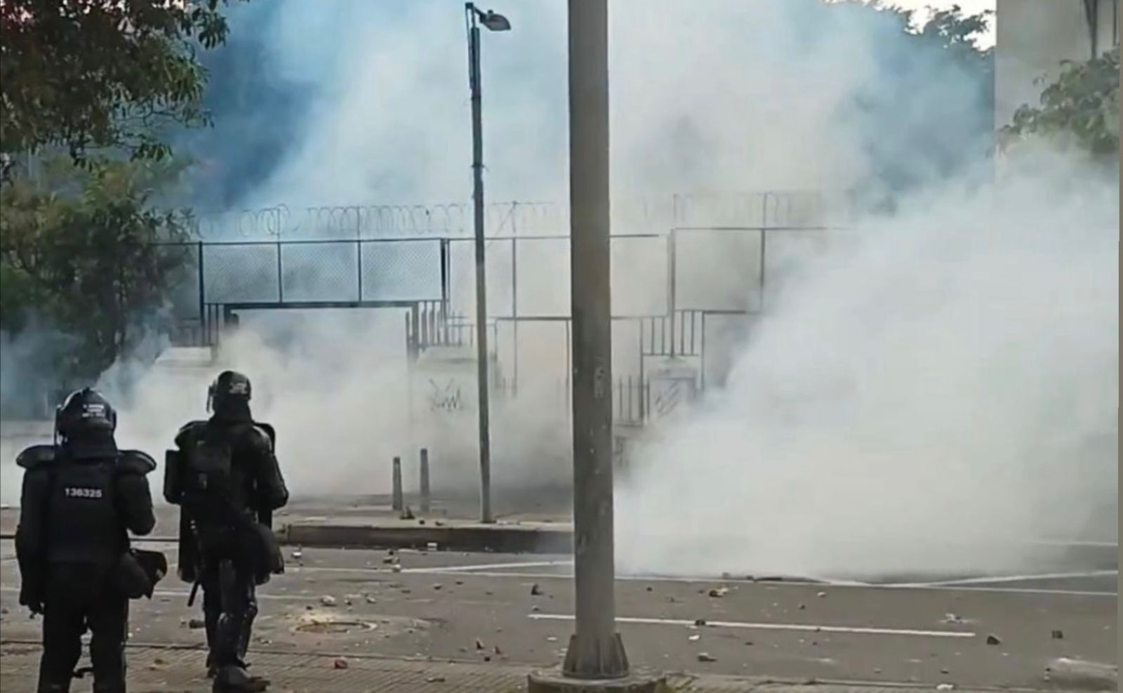 Disturbios y choques entre estudiantes y el Esmad, en la Universidad Pedagógica