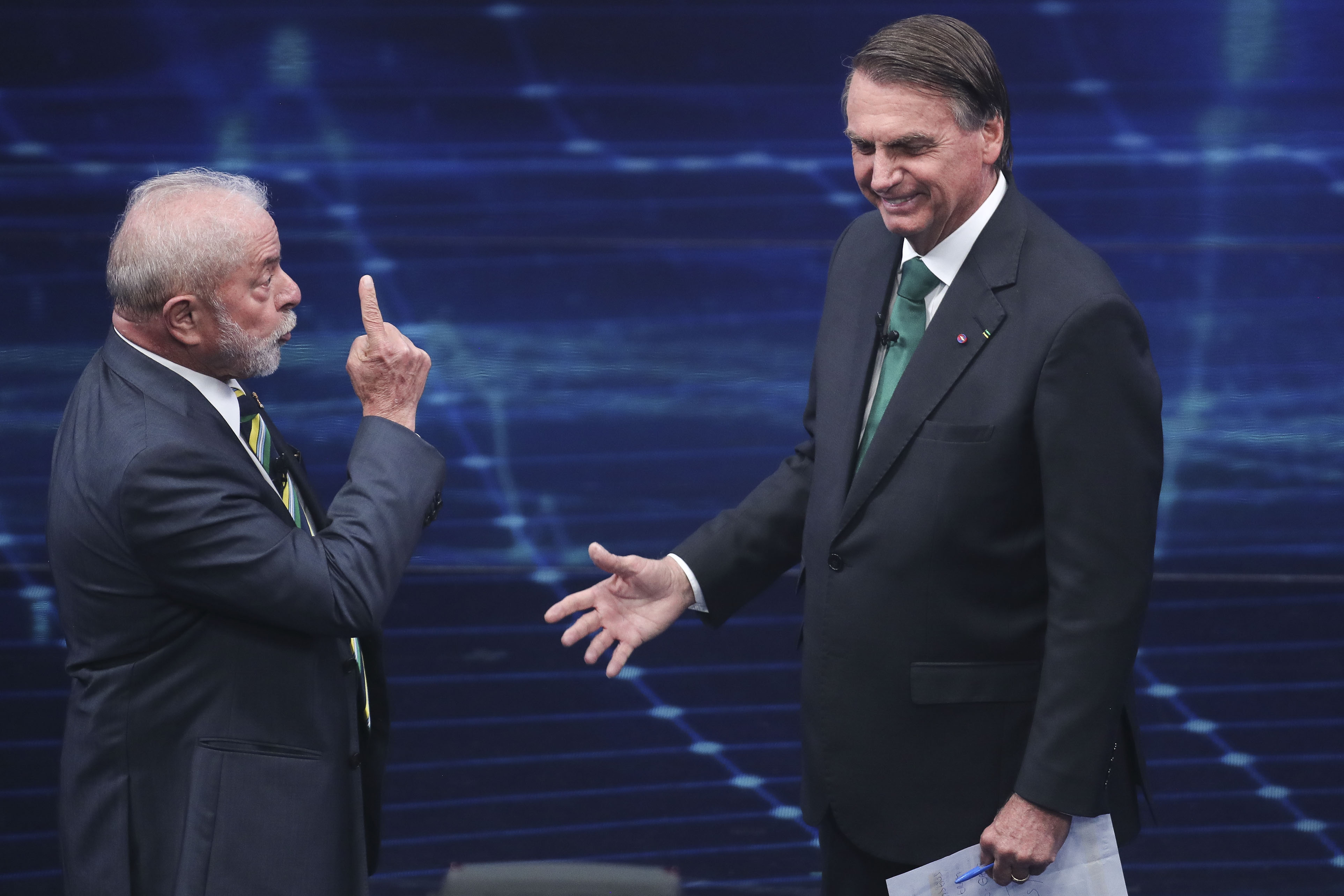 Elecciones en Brasil: Lula lidera las encuestas y las tensiones aumentan en el país