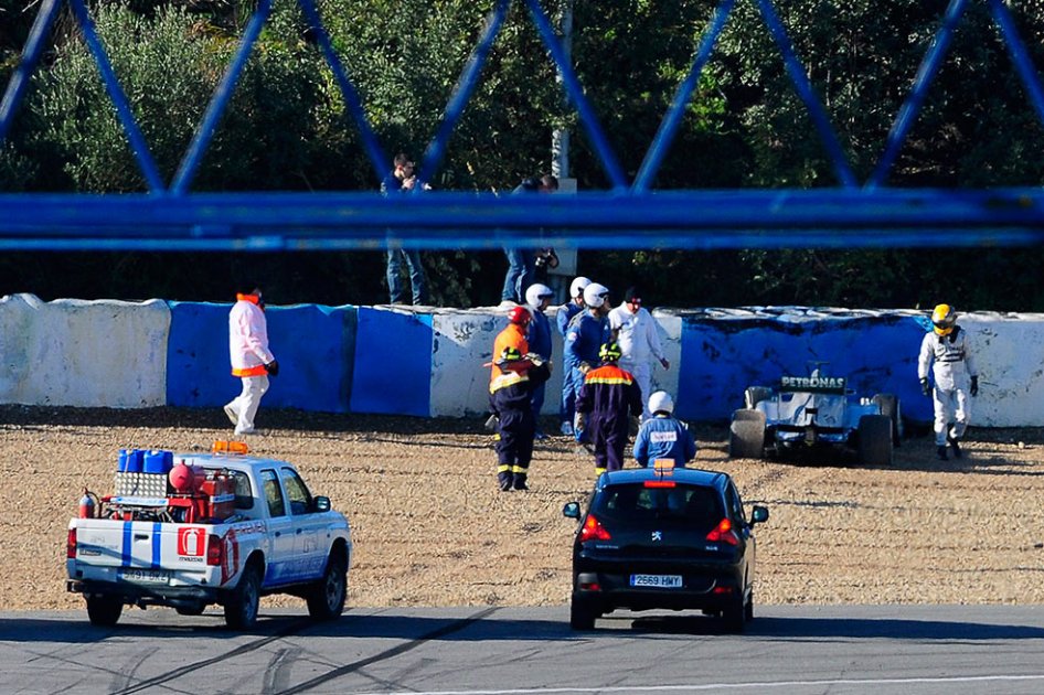 Lewis Hamilton se estrelló en ensayos libres