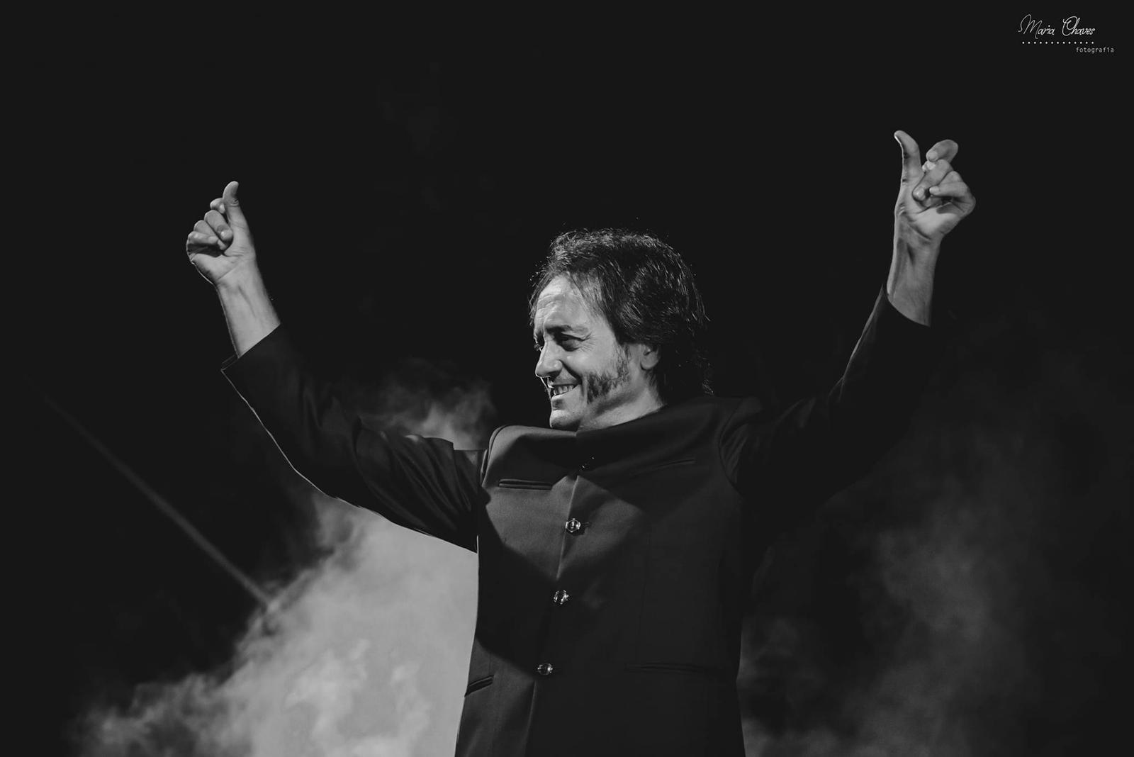 “El movimiento de sus pies no deja a nadie indiferente”, dijo alguna vez Joan Manuel
Serrat sobre David Morales.