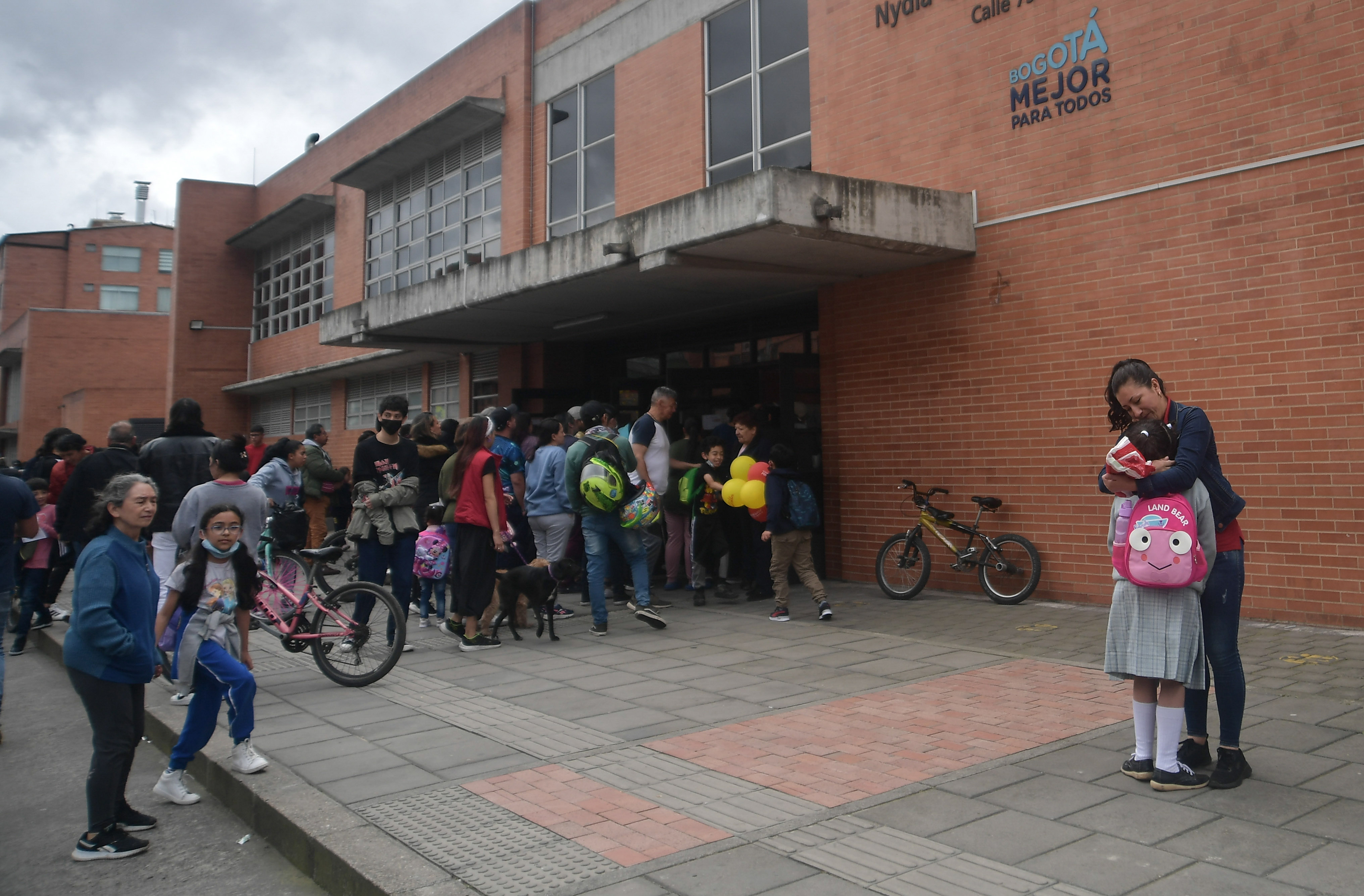 Con 800.000 estudiantes se inicia el año escolar en colegios públicos de Bogotá