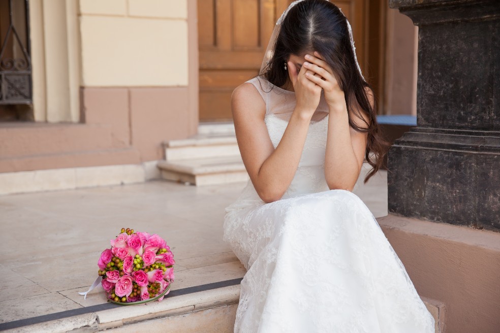 Si le es imposible ir a su boda, puede casarse por poder
