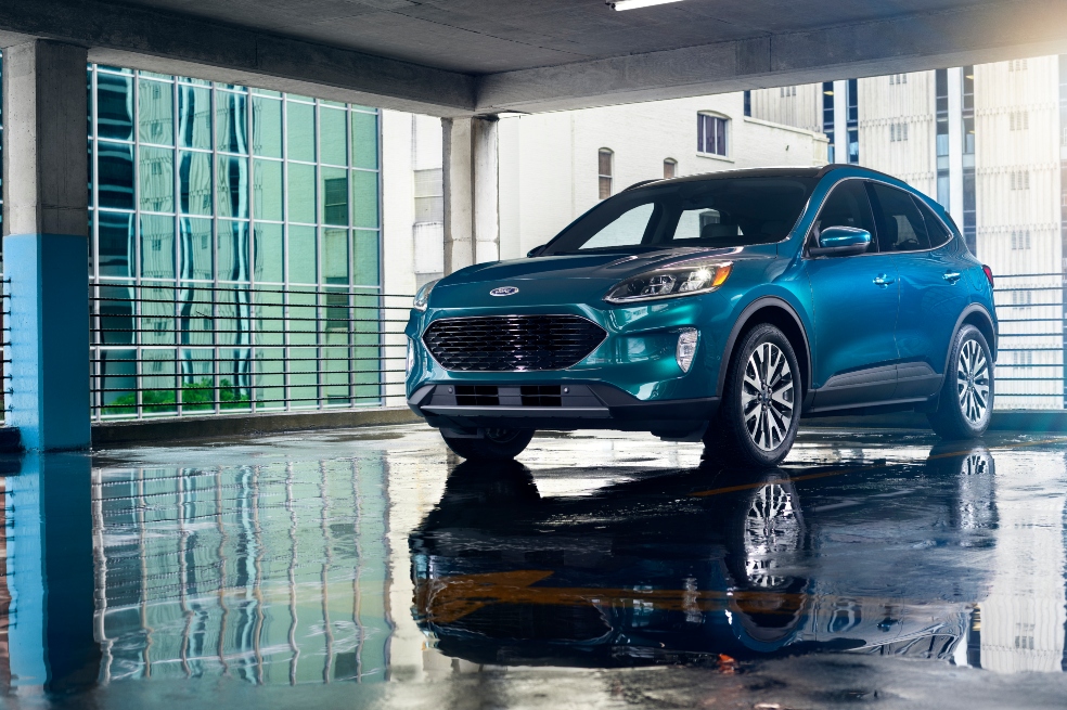 La nueva Ford Escape.Ford.La cuarta generación de la Escape tuvo un importante cambio estético. Destacan sus extremos curvos, que, a diferencia de la generación anterior, dan una impresión de deportividad. Este rediseño estético viene acompañado de una mejoría en el coeficiente aerodinámico.